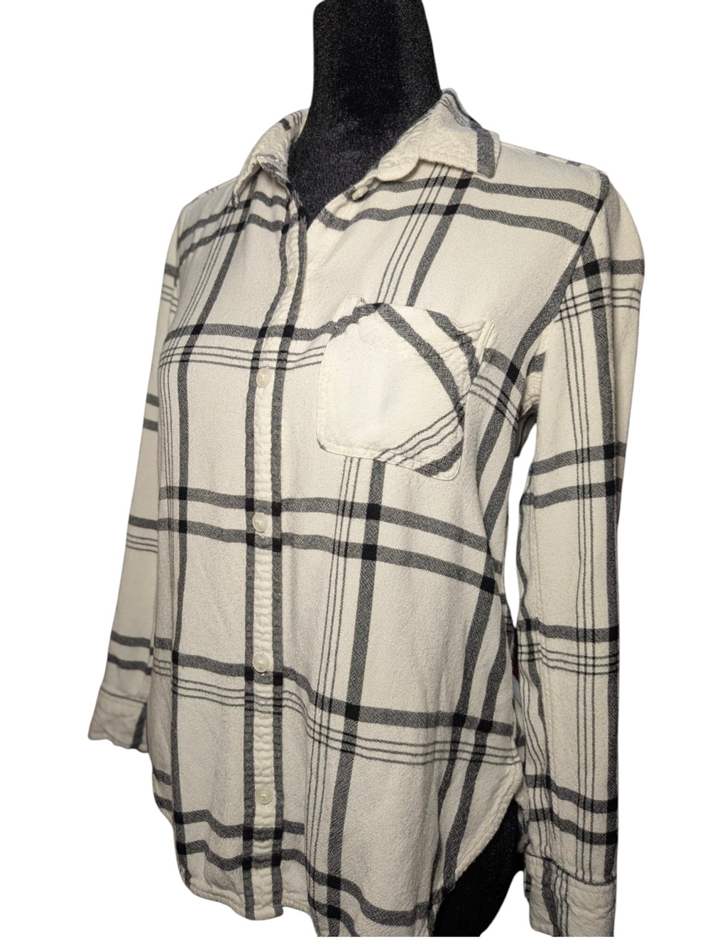 American Eagle Cream and Black Plaid Boyfriend Fit Flannel Women's Size Medium - Picture 4 of 11